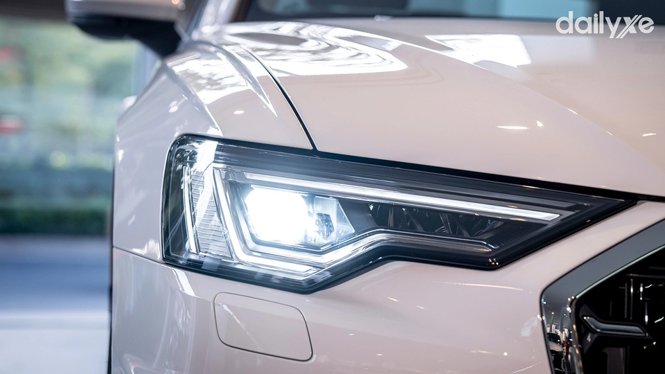 Cụm đèn pha chiếu sáng tích hợp công nghệ tiên tiến