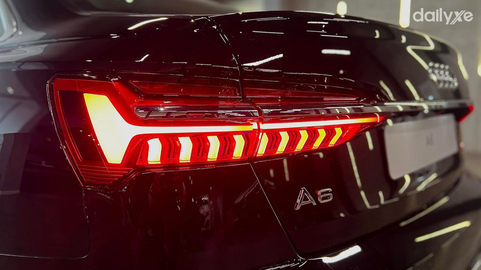 Cụm đèn chiếu hậu đuôi xe thiết kế bản dài