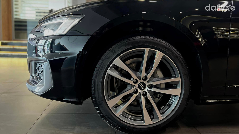 Mâm xe kích thước lớn đa chấu nổi bật