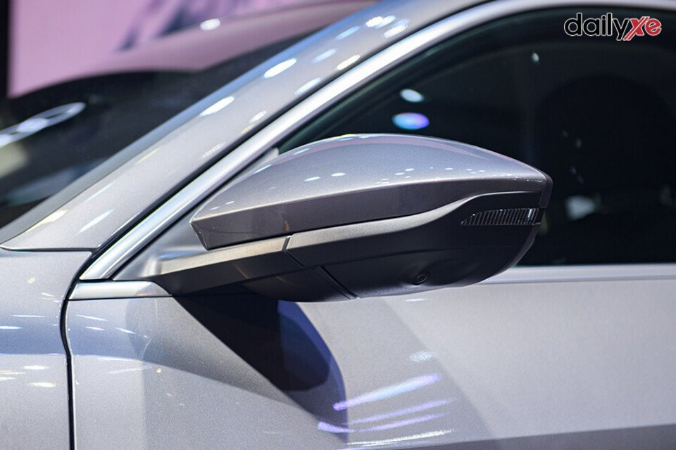 Gương chiếu tích hợp đèn rẽ báo