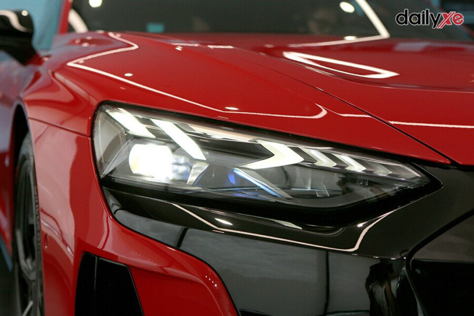 Trang bị đèn pha full LED