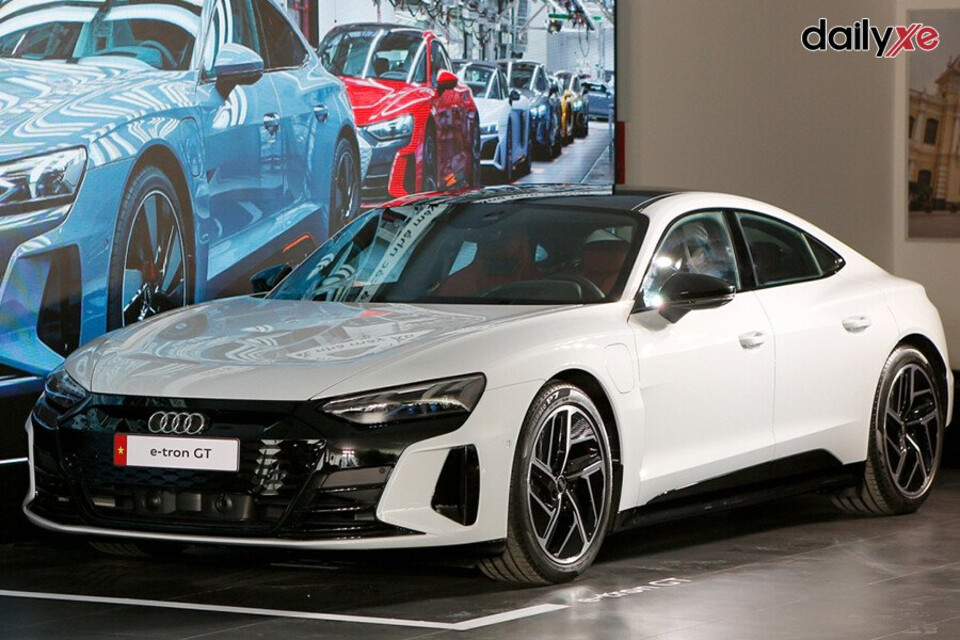 Mẫu xe thiết kế thể thao sang trọng