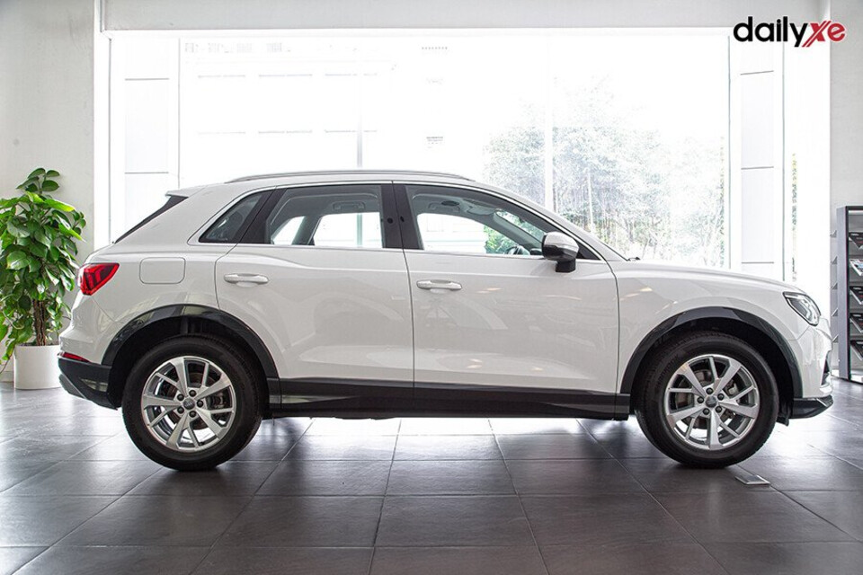 Ngoại Thất Audi Q3 - Hình 3 Thân xe sở hửu xe ngoài thời thượng