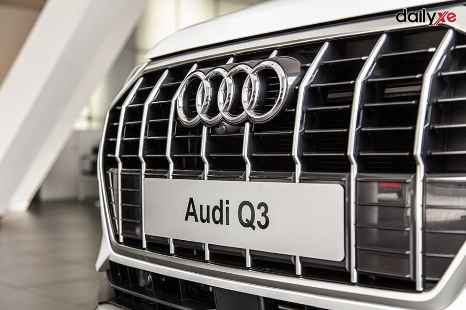 Ngoại Thất Audi Q3 - Hình 2 Lưới tản nhiệt mạ Crom
