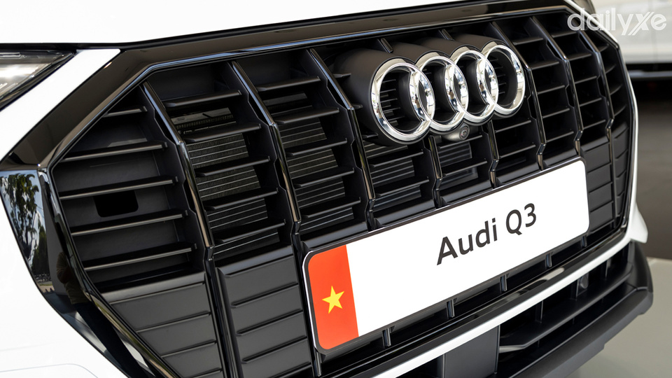 Cụm lưới tản nhiệt mang tính điển hình của thương hiệu Audi