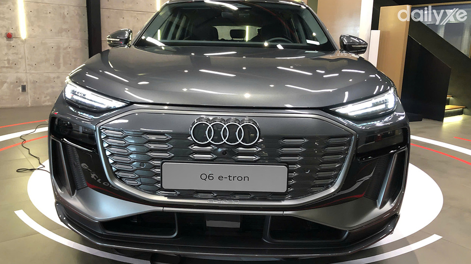 Lưới tản nhiệt Singleframe đặc trưng cùng logo Audi nâng tầng đẳng cấp