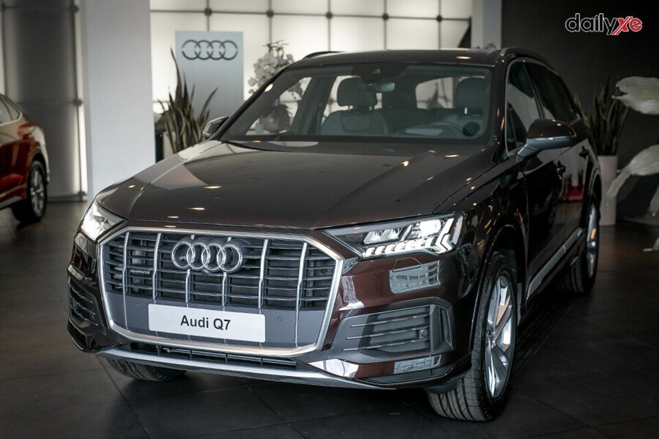 Mặt ca-lăng Audi Q7 thiết kế thể thao Lưới tản nhiệt thiết kế nổi bật