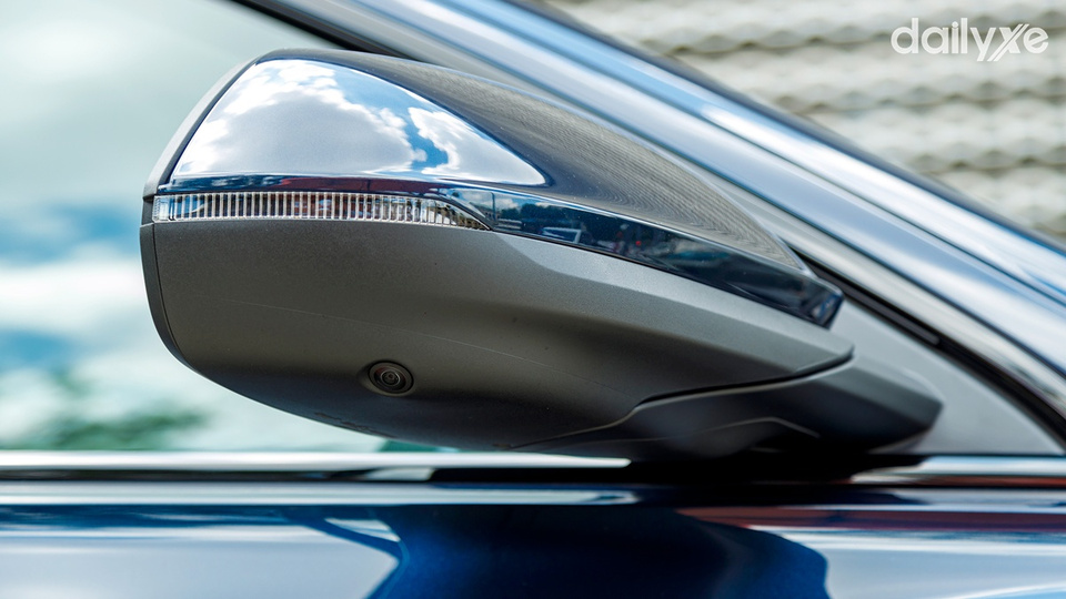 Ngoại Thất Audi Q8 - Hình 6 Gương chiếu hậu tích hợp đèn rẻ báo