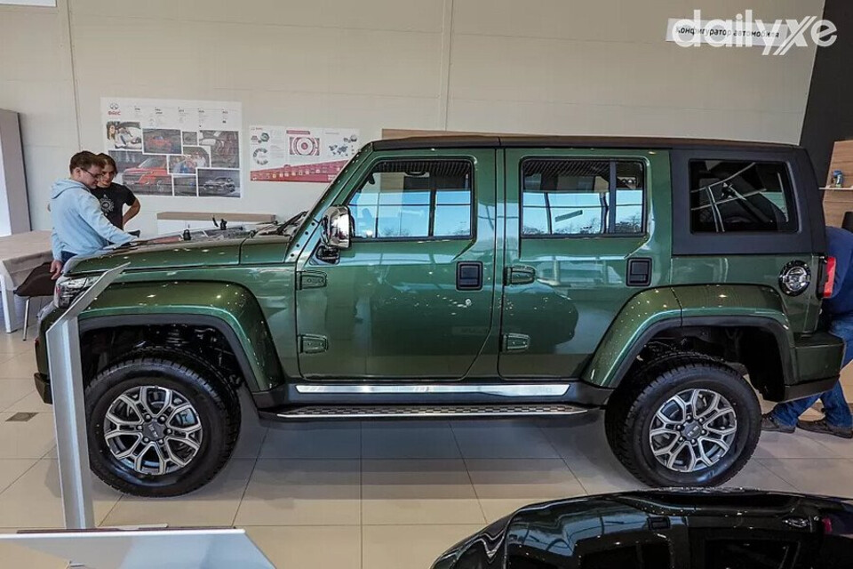 Thân xe BAIC Beijing J40 Plus dạng khối hộp