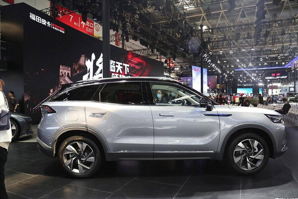Thân xe BAIC Beijing X7 thiết kế kiểu dáng thanh thoát