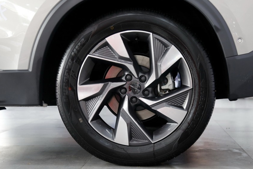 Mâm xe BAIC Beijing X7 thu hút ánh nhìn khi chuyển động