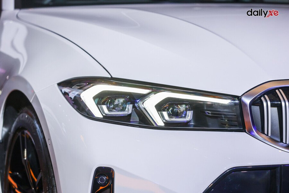 Cụm đèn trước LED