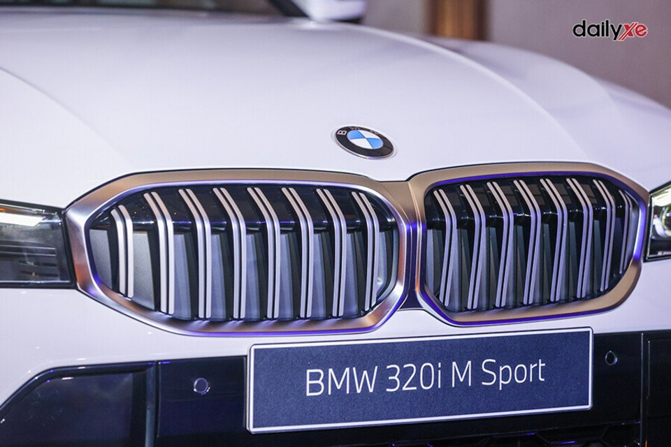 Lưới tản nhiệt với thiết kế sang trọng theo phong cách thể thao