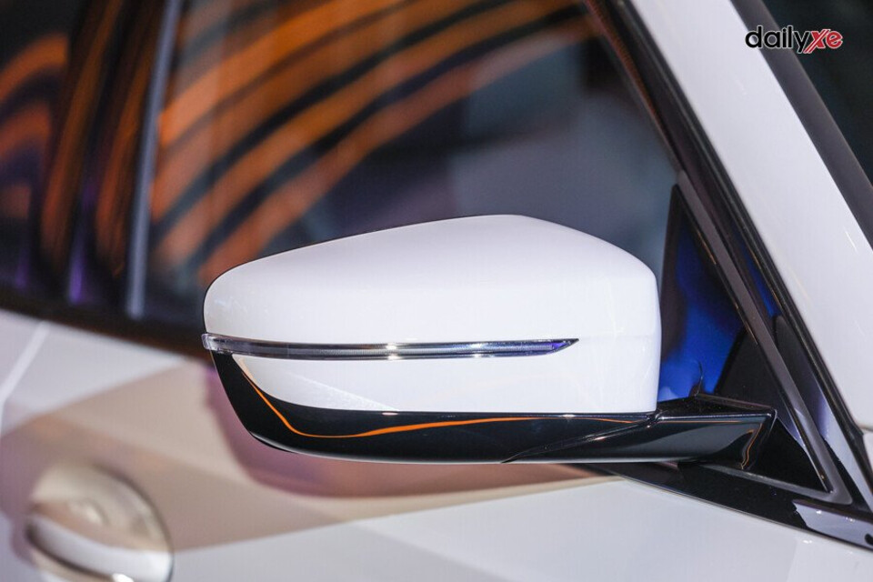 Gương chiếu hậu tích hợp đèn rẽ báo