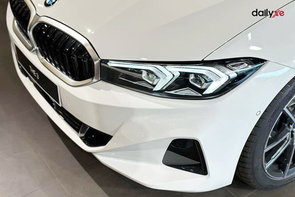 Cụm đèn trước LED