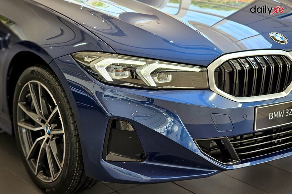 Cụm đèn trước LED