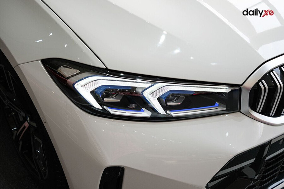 Cụm đèn trước LED