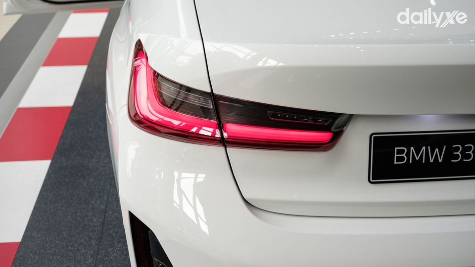 Cụm đèn sau tích hợp dãy đèn LED 3D