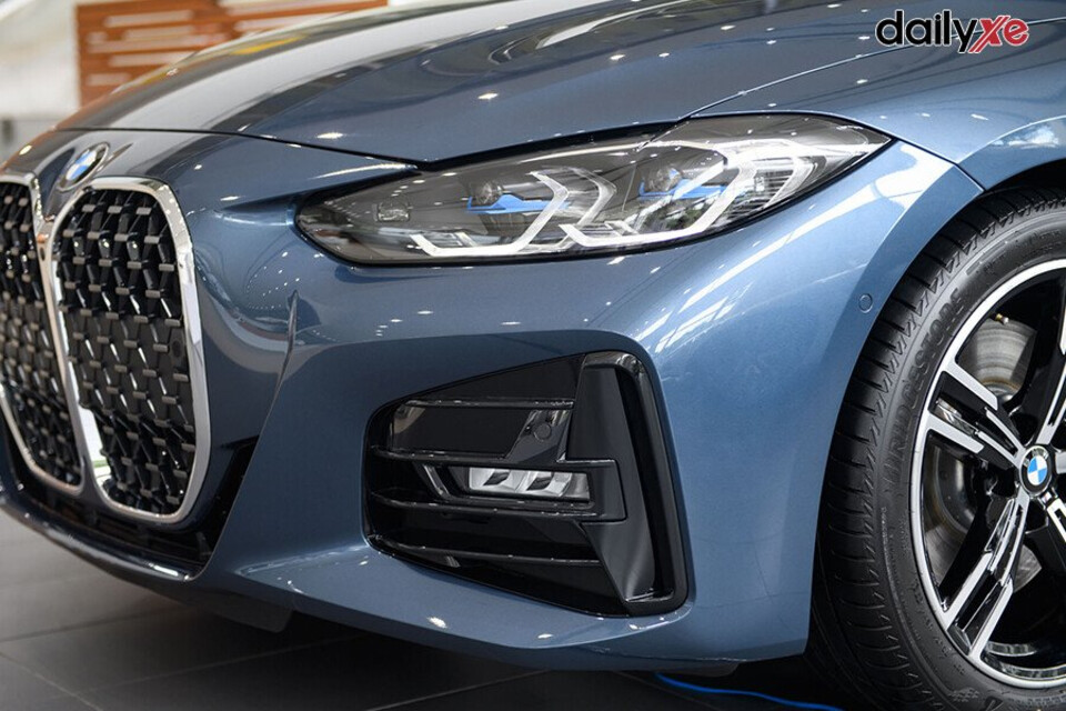 Cụm đèn trước LED kết hợp đèn sương mù nổi bật