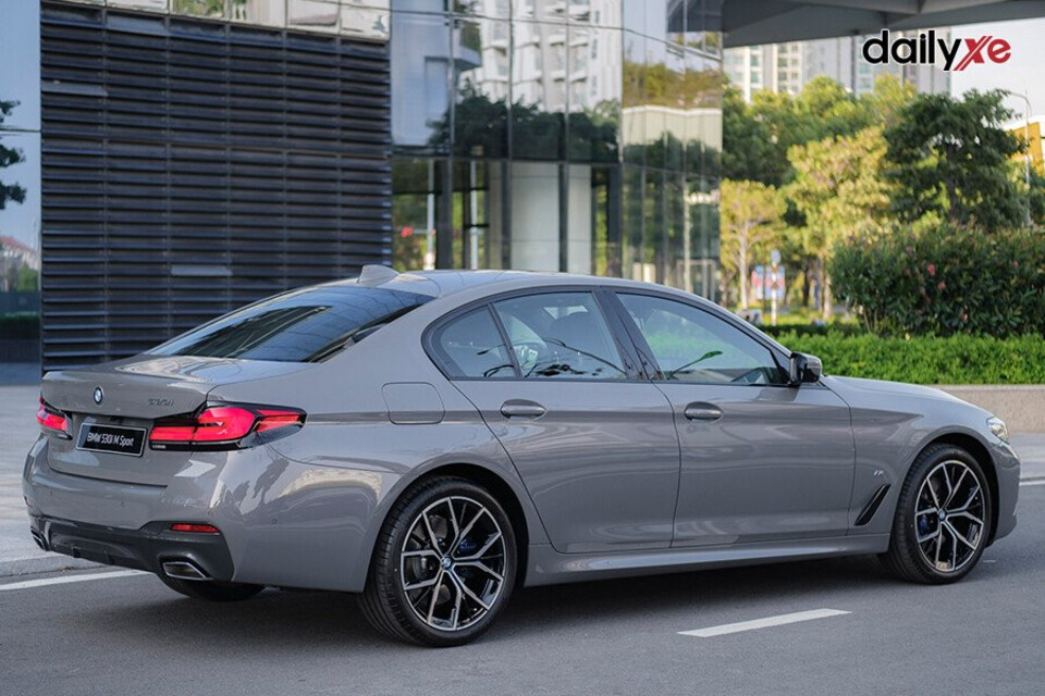 Thân xe thiết kế thể thao lịch lãm