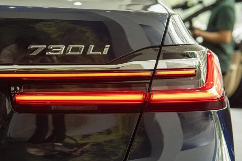 Đèn hậu 3D hình chữ L