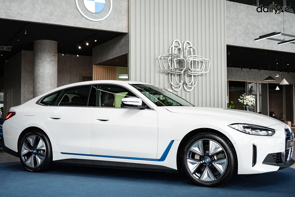 Thân xe dài có thiết kế mở rộng giúp tối ưu hóa về mặt khí động học