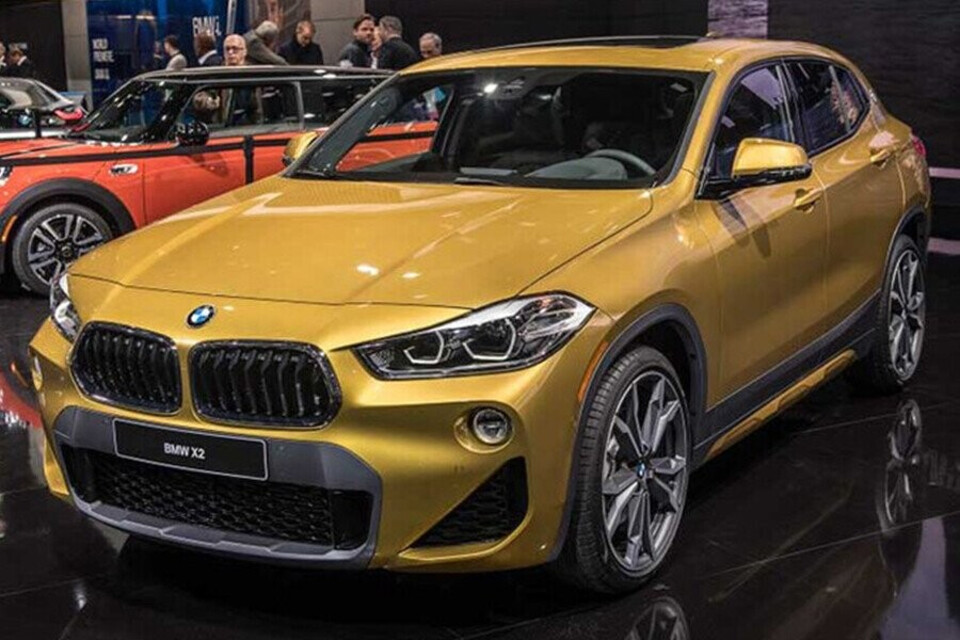 Thiết kế nóc xe dốc kéo dài mang kiểu dáng coupe Thiết kế nóc xe dốc kéo dài mang kiểu dáng coupe