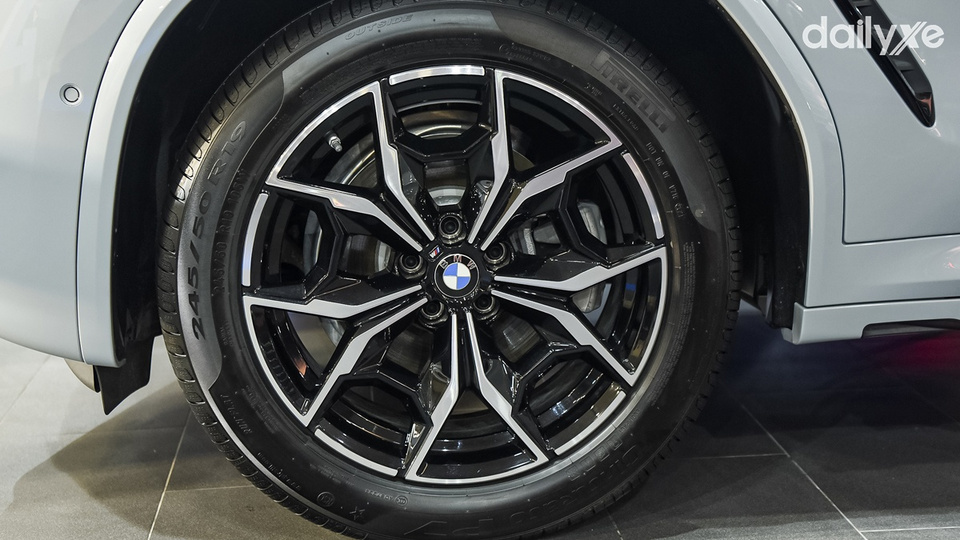 Lazang đi kèm bộ lốp bám đường tốt