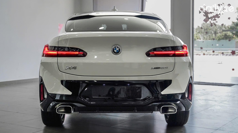 Đuôi xe nổi bật sang trọng