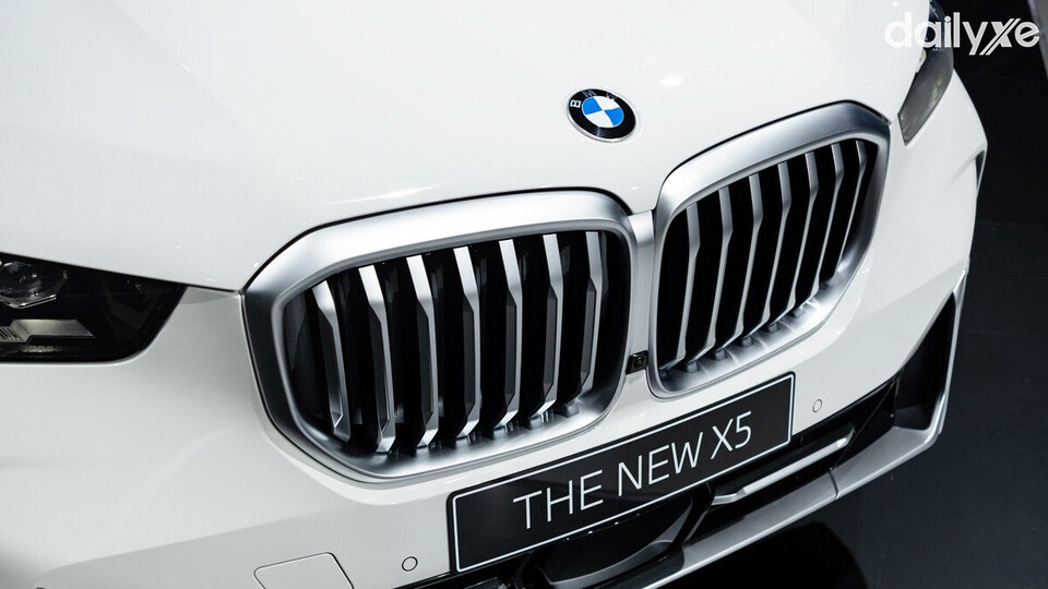 Lưới tản nhiệt hình quả thận bản to đặc trưng của BMW