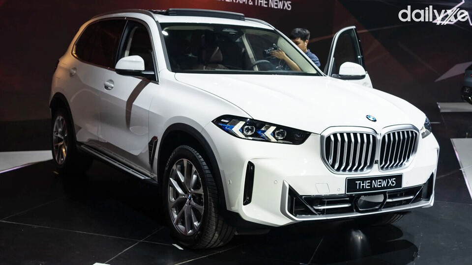 BMW X5 có 3 màu dễ dàng tùy chọn mua xe