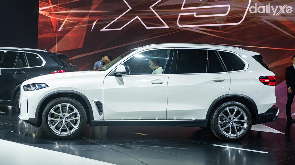 Thân xe vững chãi với nhiều chi tiết mang tính khí động học