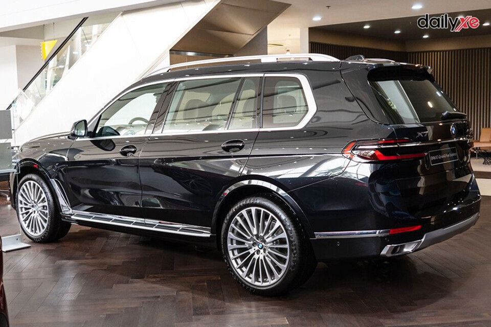 Thân xe thiết kế nổi bật SUV cỡ lớn