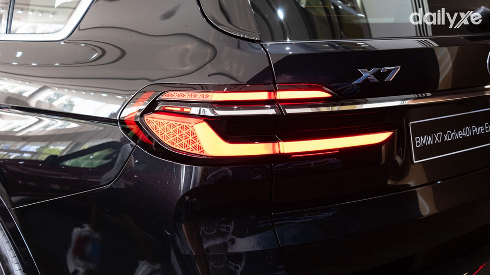 Cụm đèn hậu LED