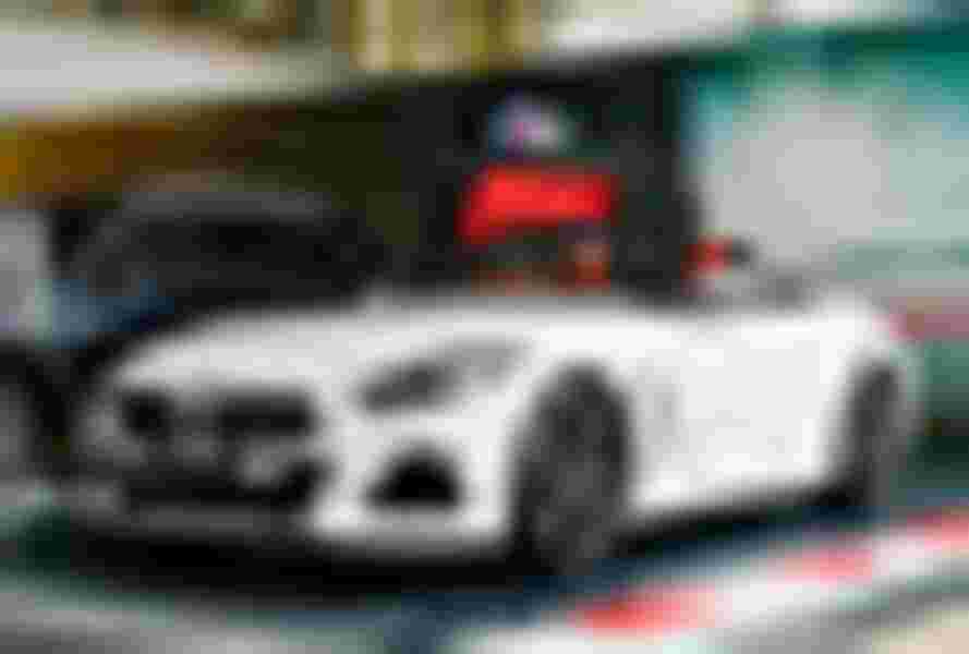 BMW Z4 là dòng xe thể thao Roadster 2-cửa