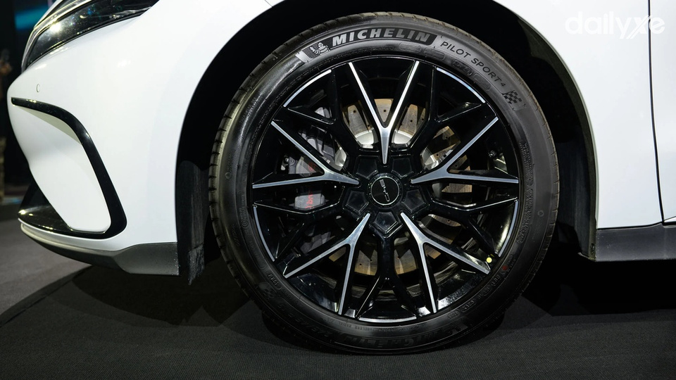 Mâm xe hợp kim 19 inch