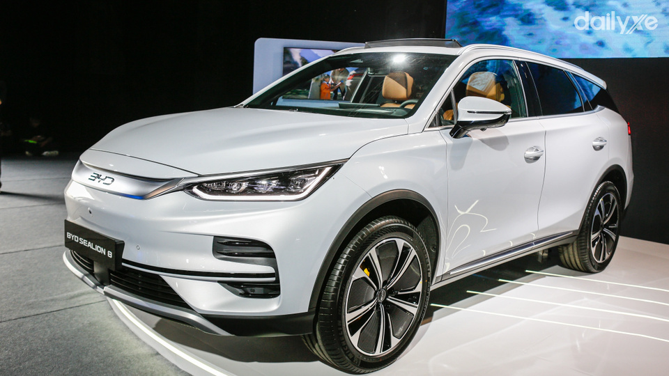 BYD tiếp tục tạo bất ngờ khi trình làng Sealion 8 mẫu SUV điện