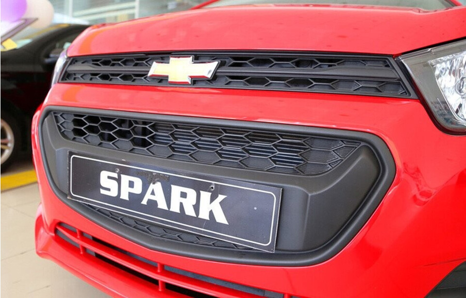 lưới tản nhiệt kép đặc trưng của hãng xe Mỹ Chevrolet lưới tản nhiệt kép đặc trưng của hãng xe Mỹ Chevrolet