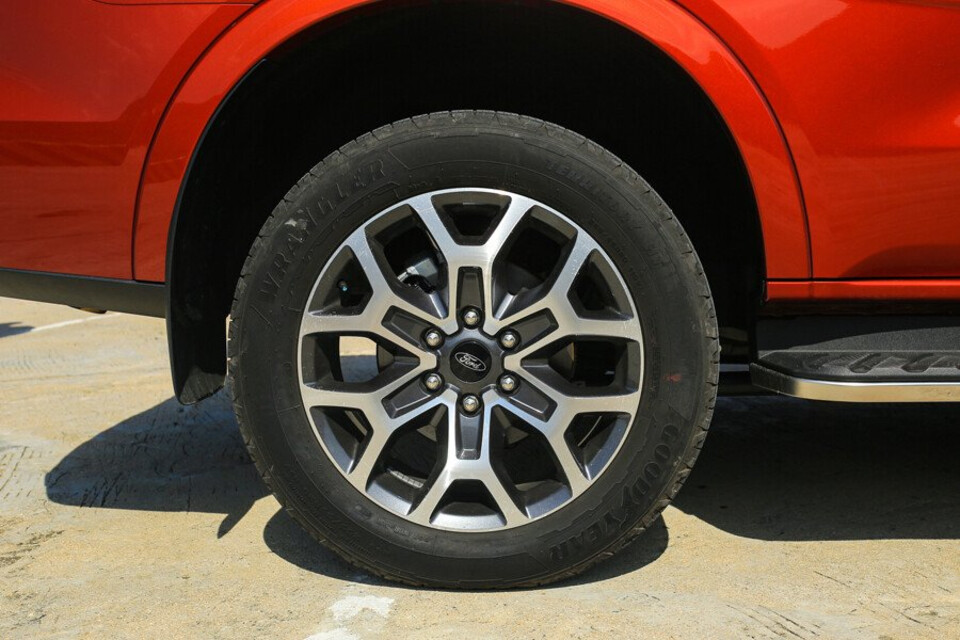 Mâm xe thiết kế đa chấu