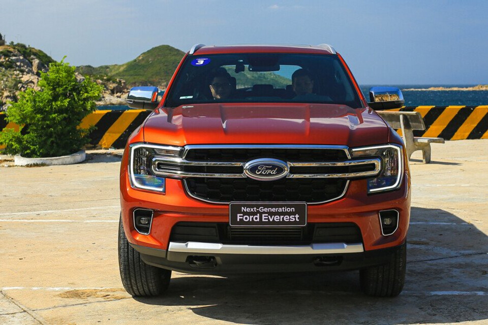 Đầu xe thiết kế mạnh mẽ hơn