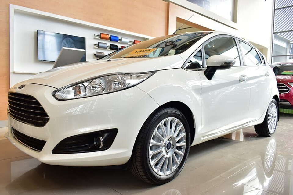 Ford Fiesta 1.5L AT Sport có thiết kế thon gọn và đơn giản Ford Fiesta 1.5L AT Sport có thiết kế thon gọn và đơn giản