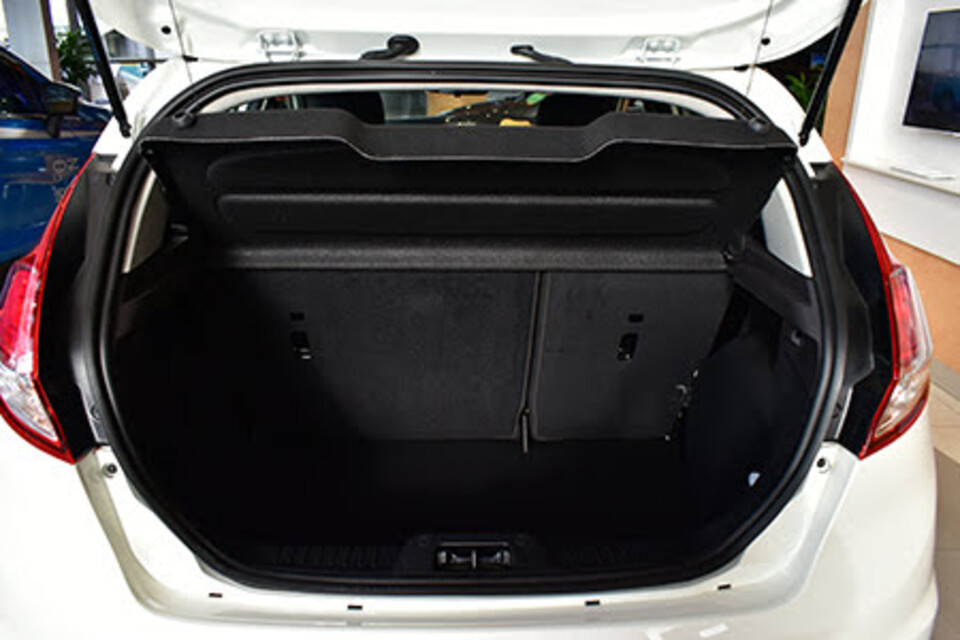 Khoang hành lý rộng rãi Khoang hành lý rộng rãi