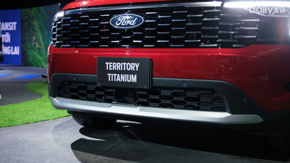 Cản trước cũng được làm dày và gọn gàng, mang đến diện mạo chắc chắn hơn