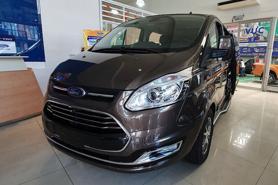 Ford Tourneo Titanium mang vẻ đẹp năng động Ford Tourneo Titanium mang vẻ đẹp năng động