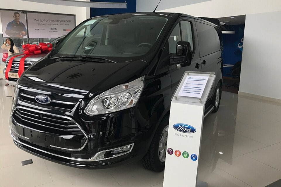 Ford Tourneo mang vẻ đẹp năng động và cứng cáp Ford Tourneo mang vẻ đẹp năng động và cứng cáp