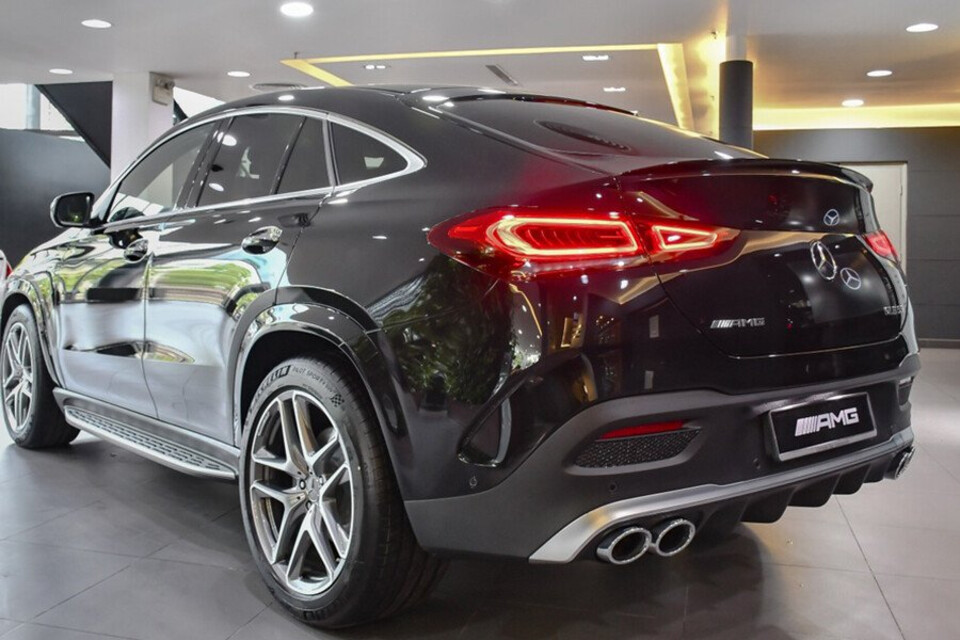 Đuôi xe thiết kế nổi bật