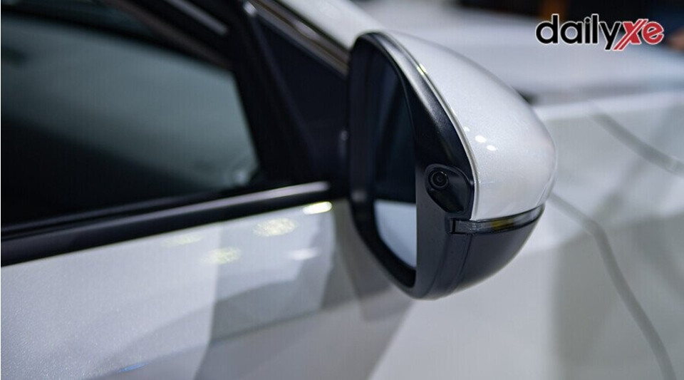 Gương chiếu hậu tích hợp đèn rẽ báo