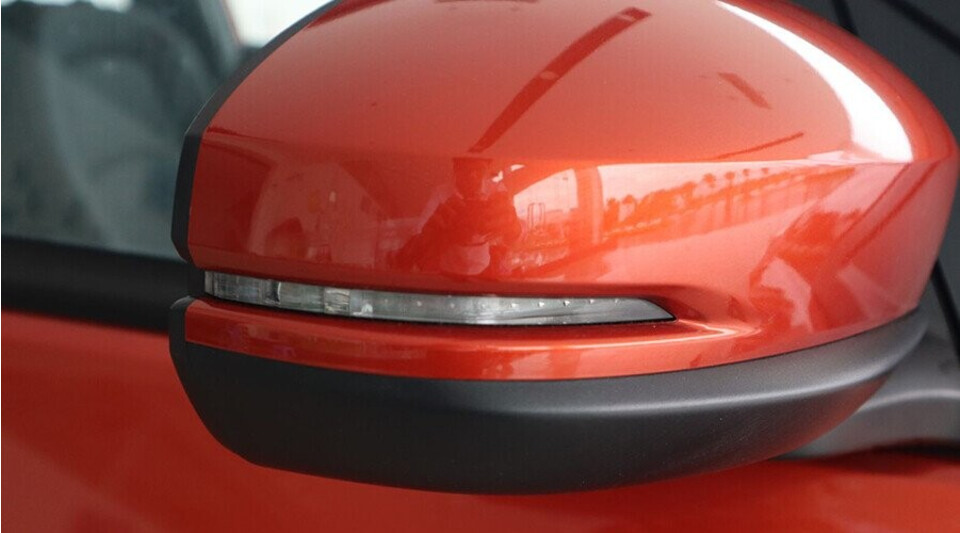 Honda Brio gương chiếu hậu gập chỉnh điện, tích hợp báo rẽ dạng LED