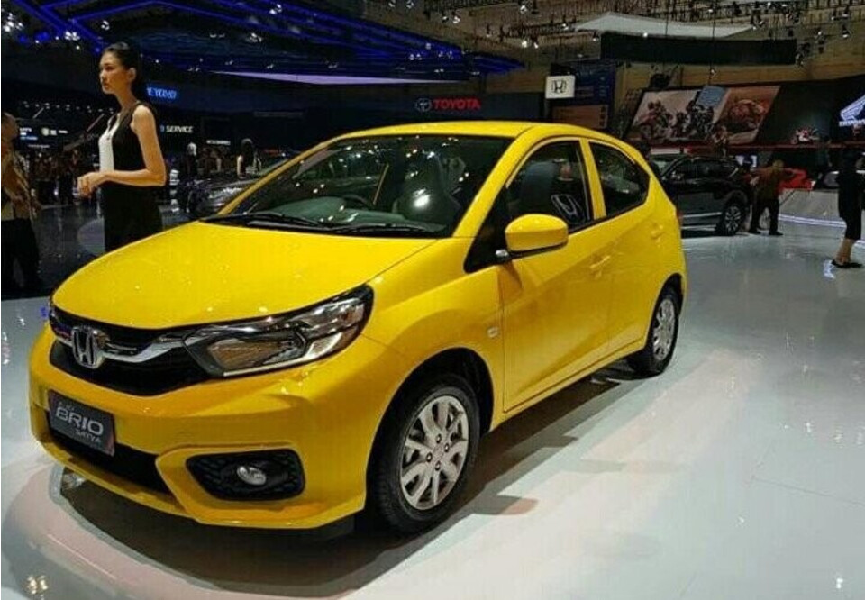 Honda Brio bản thường màu vàng Honda Brio bản thường màu vàng
