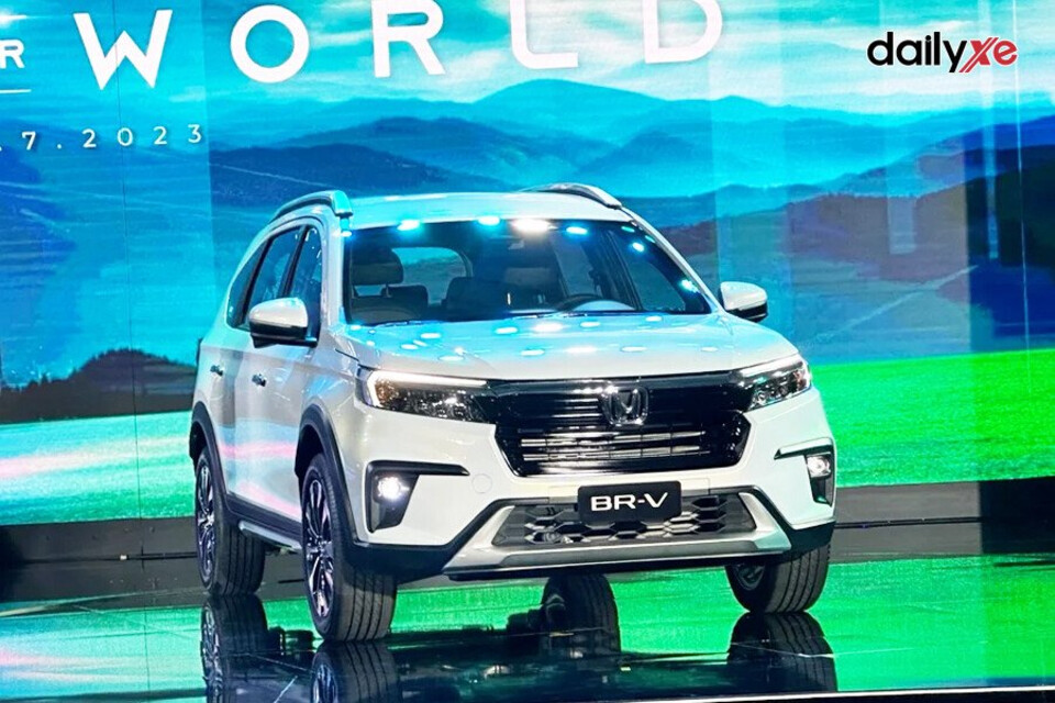 Tổng thể ngoại hình xe Honda BR-V G trông mạnh mẽ và hiện đại